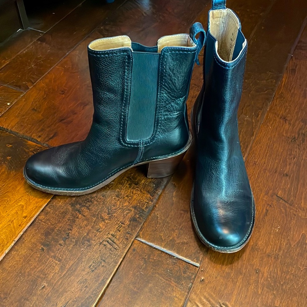 Frye black leather mid boot